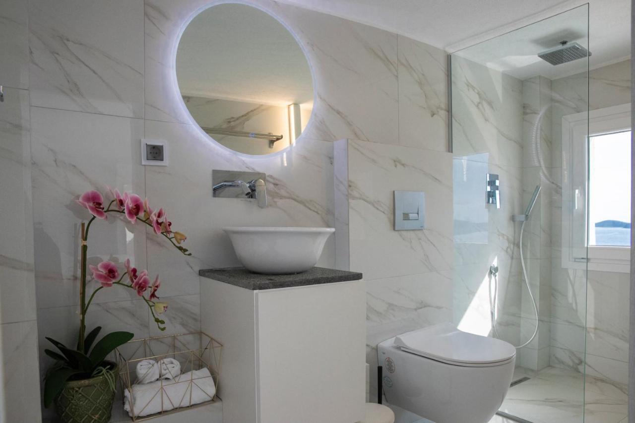 Dk Luxury Suite Néa Péramos Kültér fotó