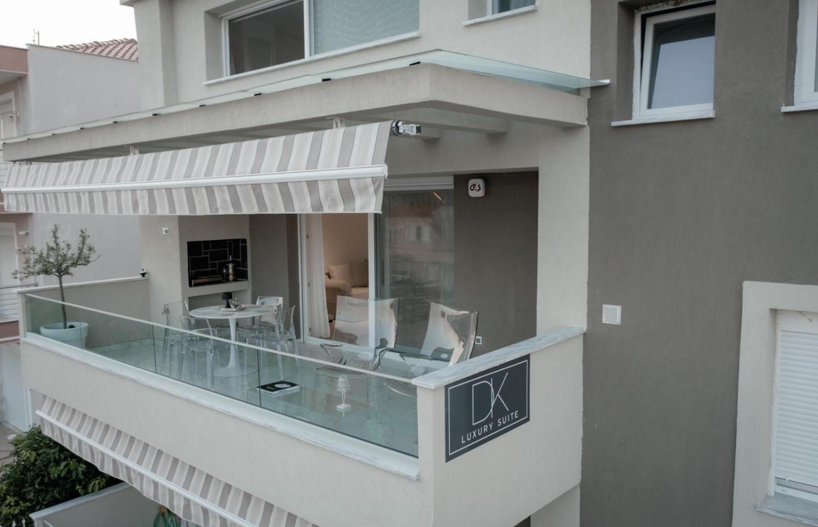 Dk Luxury Suite Néa Péramos Kültér fotó